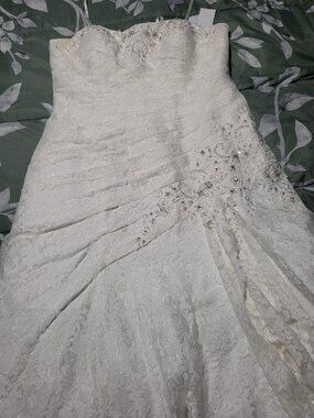 Ivory lace strapless wedding dress